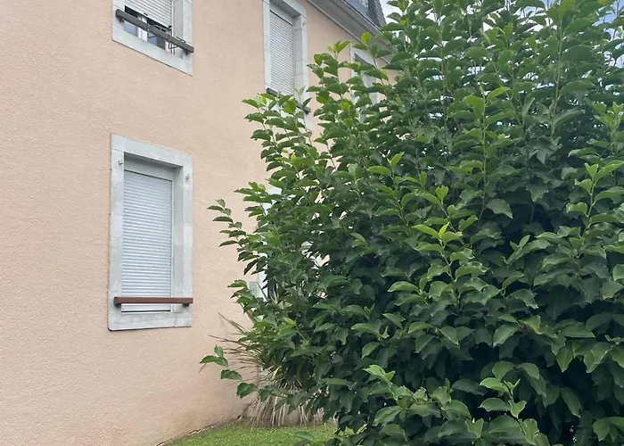 Petit Studio Avec Parking, Tres Bien Equipe Proche Des Thermes Et Du Centre Ville Nouvelle Literie