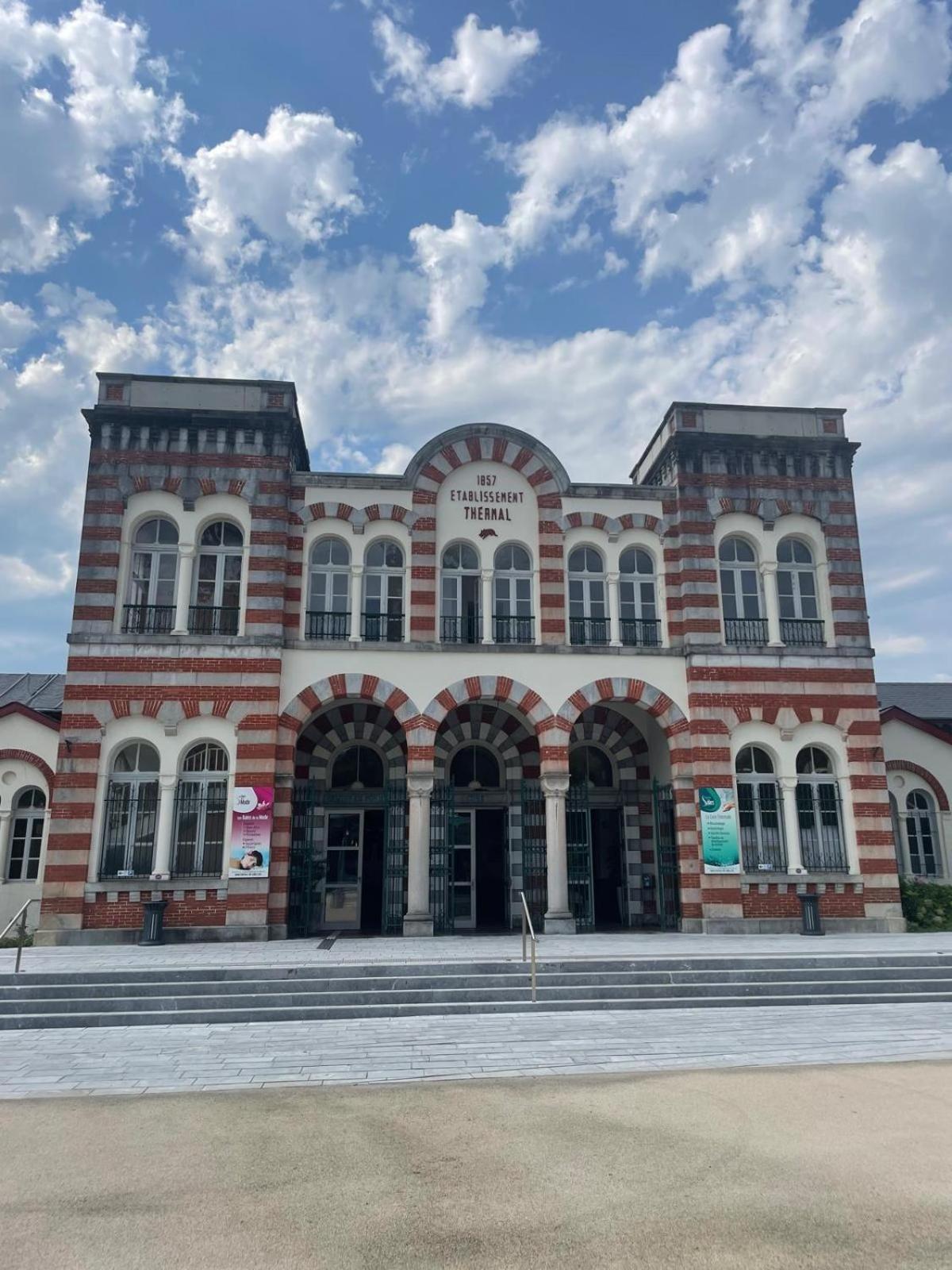 Petit Avec Parking, Tres Bien Equipe Proche Des Thermes Et Du Centre Nouvelle Literie Apartment *